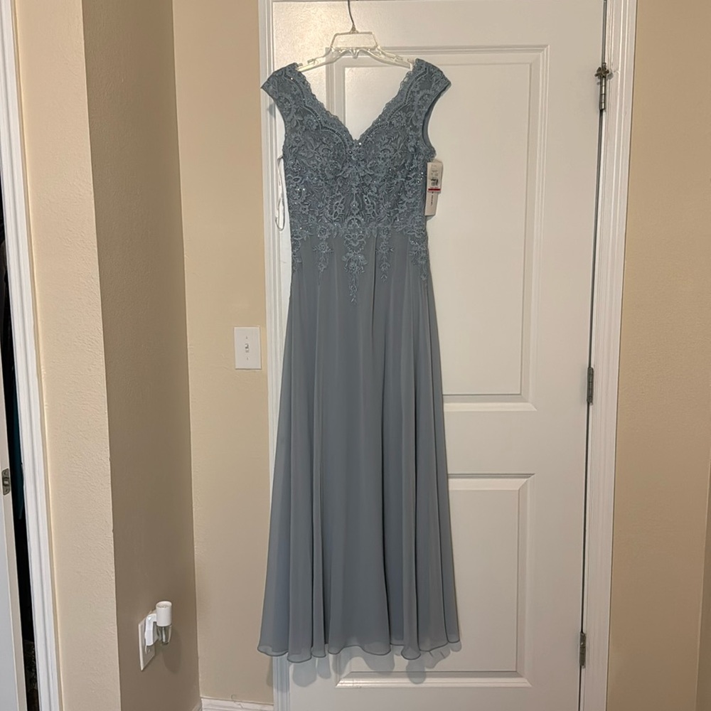 Size 8 blue formal dress never been worn